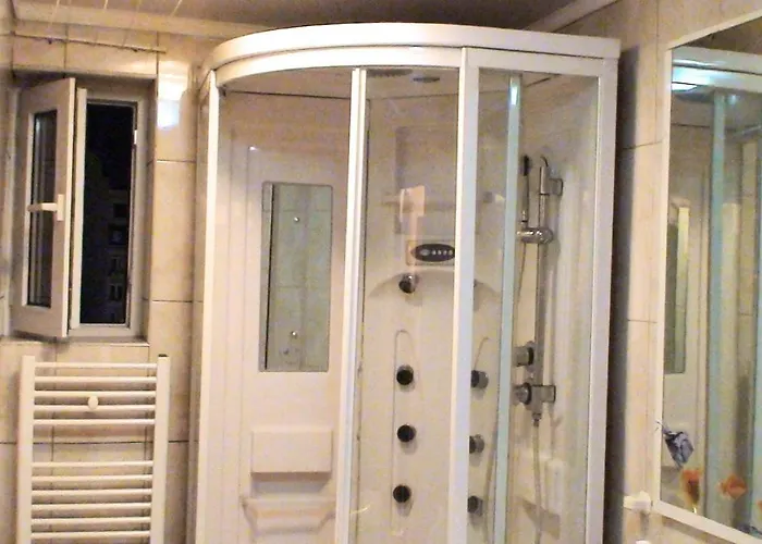 French Embassy Studio, Amzei Historic Center Apartman *